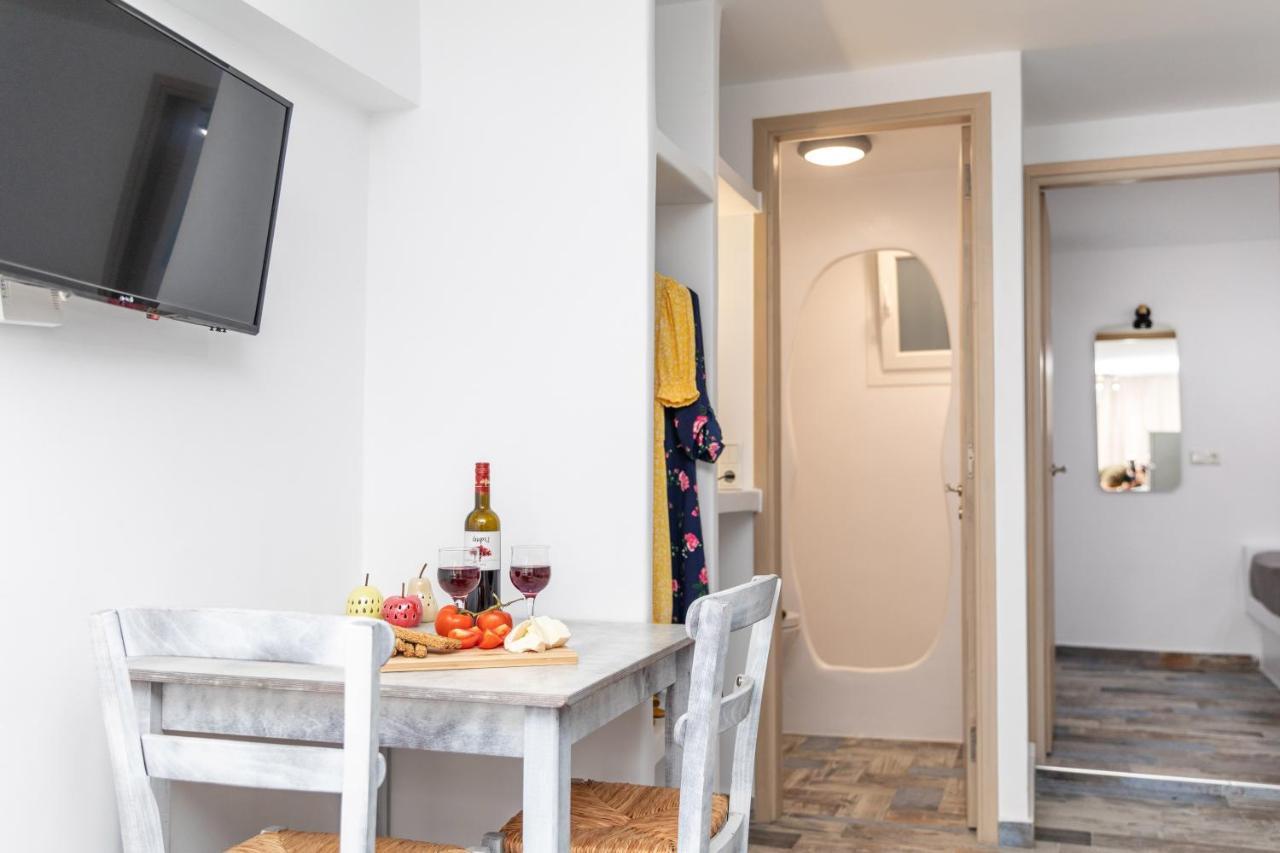 Depis Luxury Suites Naxos City ภายนอก รูปภาพ